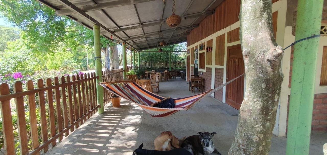 B&B, Family Run Homestay, Hospedaje La Penita Altagracia Exterior foto