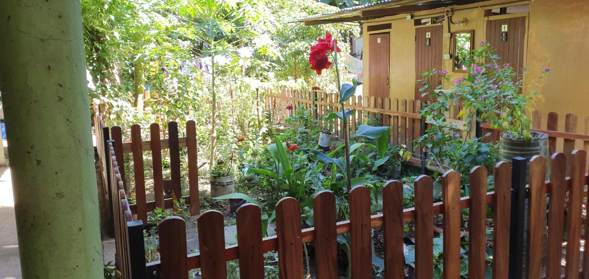 B&B, Family Run Homestay, Hospedaje La Penita Altagracia Exterior foto