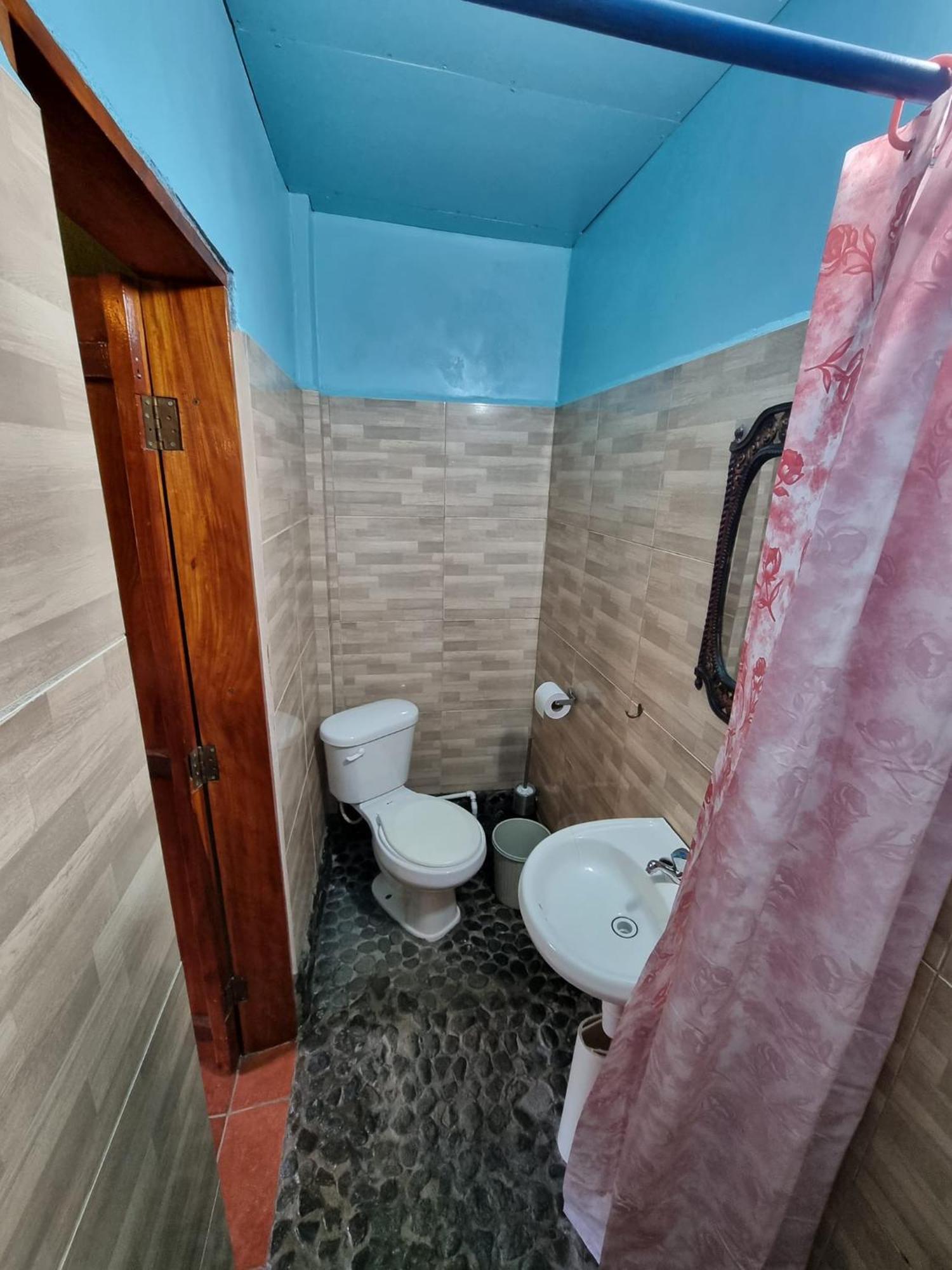 B&B, Family Run Homestay, Hospedaje La Penita Altagracia Exterior foto
