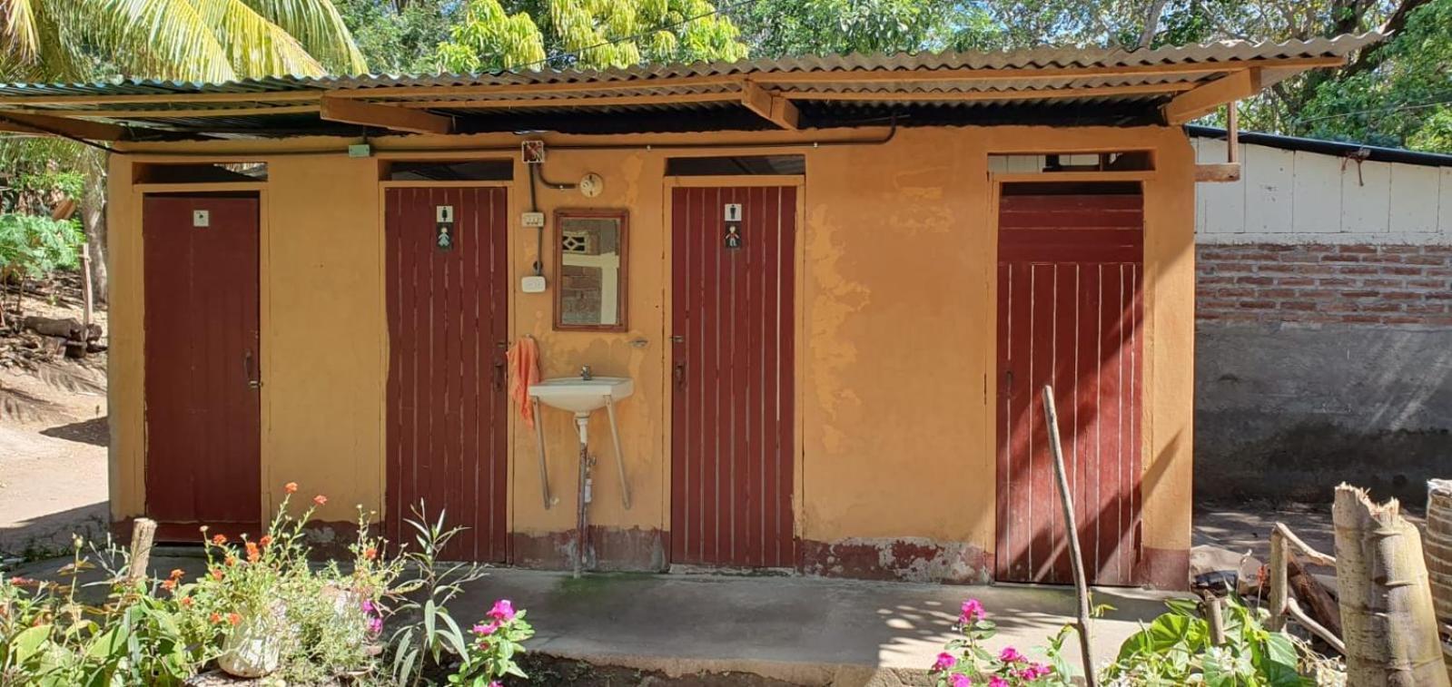 B&B, Family Run Homestay, Hospedaje La Penita Altagracia Exterior foto