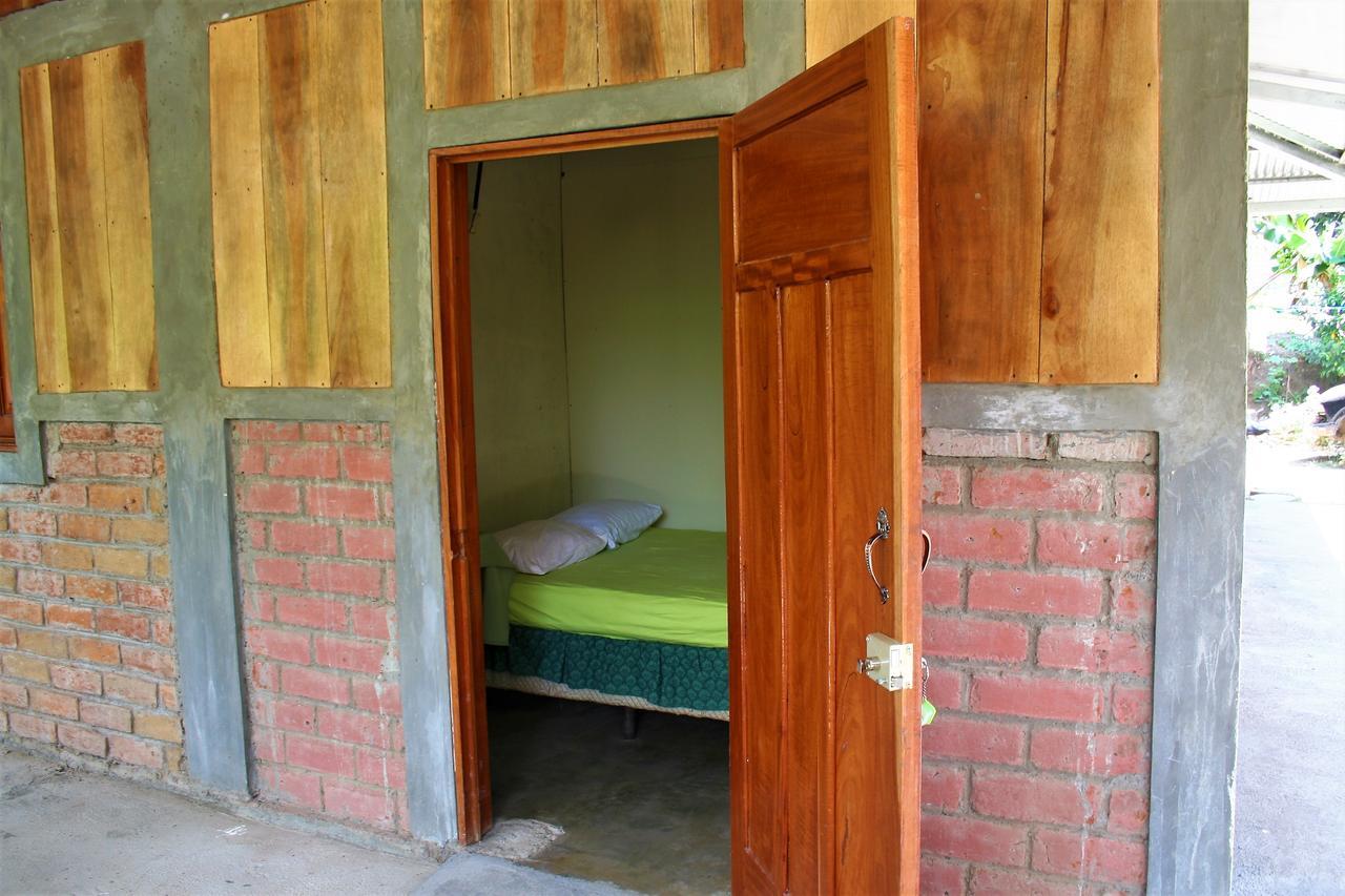 B&B, Family Run Homestay, Hospedaje La Penita Altagracia Exterior foto